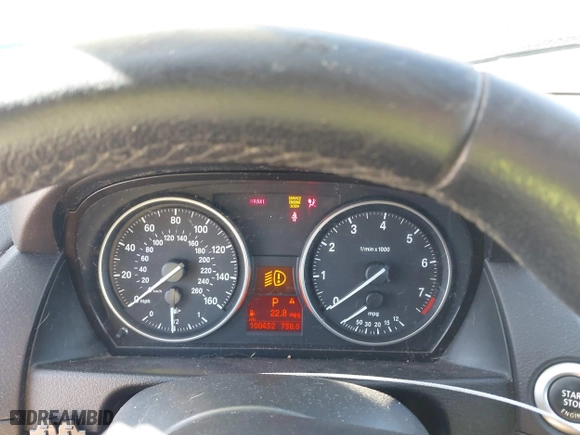 2015 BMW X1 sDrive28i with VIN WBAVM1C58FV498559, listed as a IAAI auction lot 41208638 with 100,452 mi miles. Bid and sale history available at carsss.com. Image 15.