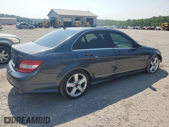 2011 Mercedes-Benz C 300 Sport z VIN WDDGF8BB2BR167037, wystawiony jako Copart lot #59541975 z przebiegiem 184 858 mil mil oraz Szkoda całkowita • Salvage title. Historia ofert i sprzedaży dostępna na DreamBid. Obrazek 3.