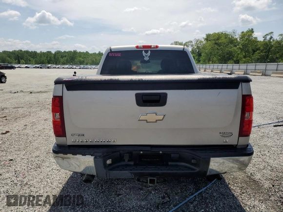 2008 Chevrolet Silverado 1500 1LT with VIN 3GCEC13068G223245, listed as a Copart auction lot 50980115 with 304,965 mi miles and Clean Title. Bid and sale history available at DreamBid. Image 6.