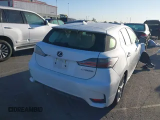 2014 Lexus CT 200h z VIN JTHKD5BH3E2177942, wystawiony jako IAAI lot #41751065 z przebiegiem 24 533 mil mil oraz . Historia ofert i sprzedaży dostępna na DreamBid. Obrazek 4.