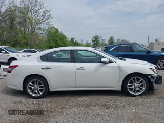 2011 Nissan Maxima SV z VIN 1N4AA5AP8BC828573, wystawiony jako IAAI lot #42163036 z przebiegiem 196 035 mil mil oraz . Historia ofert i sprzedaży dostępna na DreamBid. Obrazek 14.