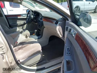 2005 Chrysler Pacifica Touring with VIN 2C4GM68435R386939, listed as a IAAI auction lot 40044825 with 302,984 mi miles. Bid and sale history available at carsss.com. Image 5.