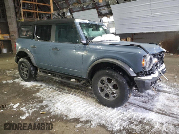 2023 Ford Bronco z VIN 1FMDE5BHXPLB65240, wystawiony jako Copart lot #44208175 z przebiegiem 55 537 mil mil oraz Szkody całkowita. Historia ofert i sprzedaży dostępna na DreamBid. Obrazek 4.