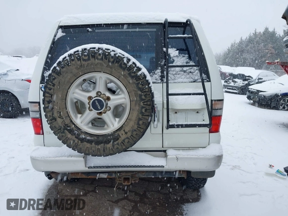 2001 Isuzu Trooper S with VIN JACDJ58X917J16544, listed as a IAAI auction lot 41258932 with 105,249 mi miles and . Bid and sale history available at DreamBid. Image 16.