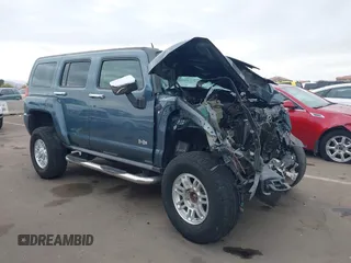 2007 Hummer H3 SUV with VIN 5GTDN13E778158498, listed as a IAAI auction lot 41570568 with 152,099 mi miles and . Bid and sale history available at DreamBid. Image 1.