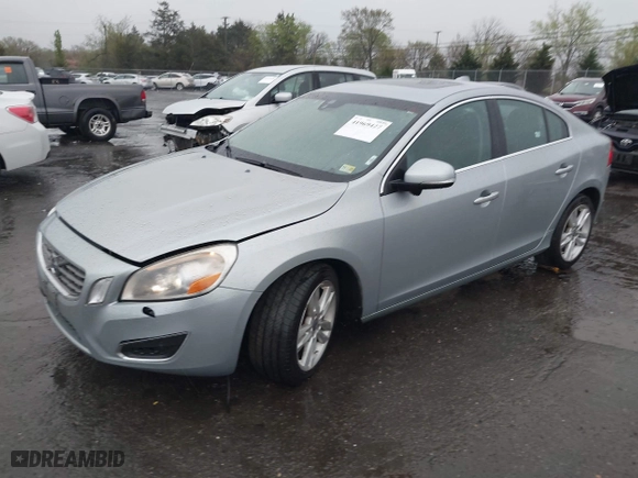 2013 Volvo S60 T6 R-Design Platinum with VIN YV1902FH0D1223617, listed as a IAAI auction lot 41969427 with 174,883 mi miles. Bid and sale history available at carsss.com. Image 17.
