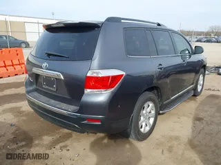 2013 Toyota Highlander with VIN 5TDZK3EH3DS142136, listed as a IAAI auction lot 41801734 with 158,735 mi miles. Bid and sale history available at carsss.com. Image 4.