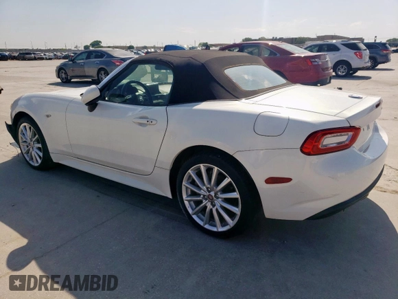 2017 FIAT 124 Spider Elaborazione Abarth z VIN JC1NFAEK0H0105912, wystawiony jako Copart lot #53077885 z przebiegiem 72 652 mil mil oraz Szkoda całkowita • Salvage title. Historia ofert i sprzedaży dostępna na DreamBid. Obrazek 2.