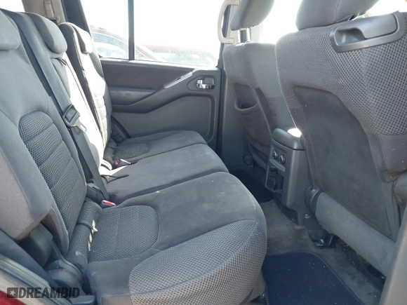 2011 Nissan Pathfinder SV with VIN 5N1AR1NNXBC621361, listed as a IAAI auction lot 41960768 with 194,620 mi miles. Bid and sale history available at carsss.com. Image 8.
