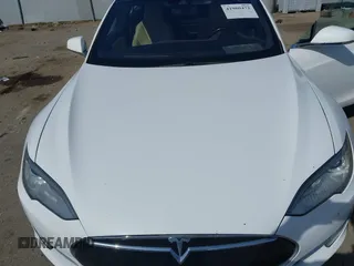 2014 Tesla Model S P85D with VIN 5YJSA1H20EFP63761, listed as a IAAI auction lot 41980472 with 109,164 mi miles and . Bid and sale history available at DreamBid. Image 10.