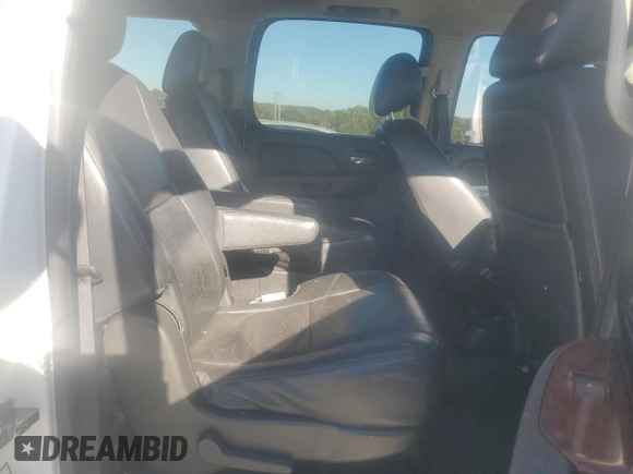 2014 Chevrolet Suburban LTZ with VIN 1GNSCKE02ER105377, listed as a Copart auction lot 76697154 with 229,461 mi miles and Salvage title. Bid and sale history available at DreamBid. Image 15.