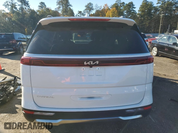 2024 Kia Carnival SX Prestige with VIN KNDNE5H36R6393595, listed as a Copart auction lot 84498434 with 10,495 mi miles and Salvage Title. Bid and sale history available at carsss.com. Image 6.
