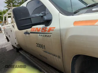 2009 Chevrolet Silverado 3500HD with VIN 1GBHK79K79E156633, listed as a IAAI auction lot 42610304 with Not provided miles and . Bid and sale history available at DreamBid. Image 15.