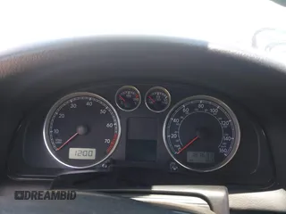 2002 Volkswagen Passat GLS z VIN WVWVD63B72E152471, wystawiony jako IAAI lot #42217216 z przebiegiem 181 633 mil mil oraz . Historia ofert i sprzedaży dostępna na DreamBid. Obrazek 7.