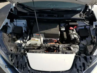 2022 Nissan LEAF S z VIN 1N4AZ1BV4NC556087, wystawiony jako Copart lot #72929924 z przebiegiem 11 106 mil mil oraz Szkoda całkowita • Salvage title. Historia ofert i sprzedaży dostępna na DreamBid. Obrazek 11.