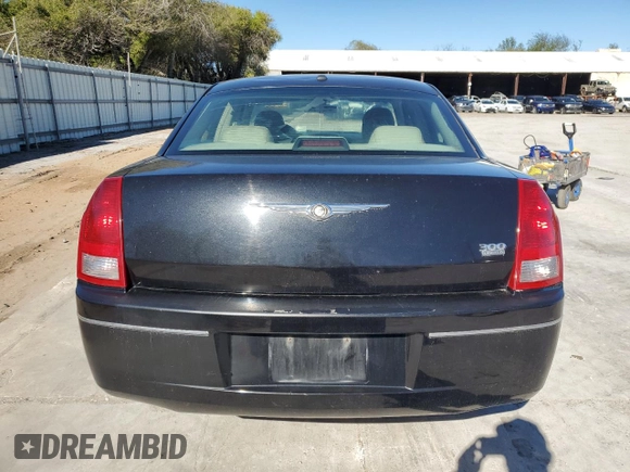 2007 Chrysler 300 Signature with VIN 2C3KA53G57H635155, listed as a Copart auction lot 84805504 with 182,661 mi miles and Clean Title. Bid and sale history available at carsss.com. Image 6.