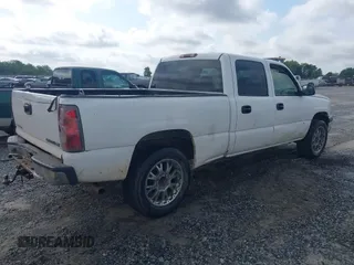 2005 Chevrolet Silverado 1500HD LT z VIN 1GCGC13U85F821460, wystawiony jako IAAI lot #42150934 z przebiegiem 272 356 mil mil oraz . Historia ofert i sprzedaży dostępna na DreamBid. Obrazek 4.
