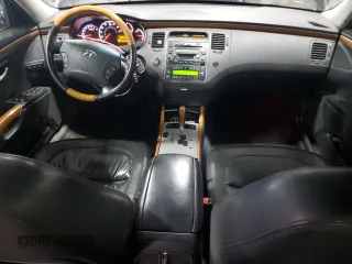 2006 Hyundai Azera SE с VIN KMHFC46F46A134139, выставлен на аукционе Copart как лот 61850305 с пробегом 226 748 миль миль и Чистый • Clean title. История ставок и продаж доступна на DreamBid. Изображение 8.