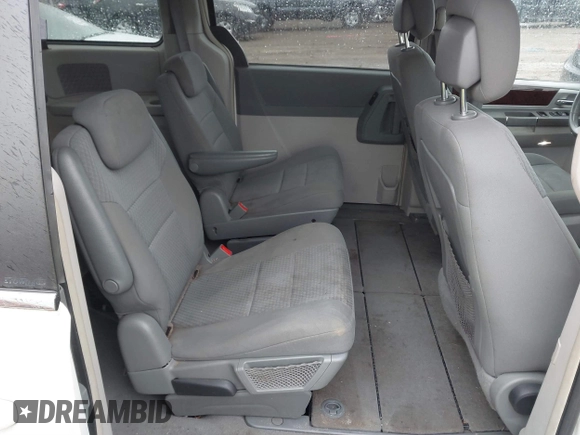 2010 Chrysler Town & Country Touring with VIN 2A4RR5D19AR441155, listed as a IAAI auction lot 41848553 with 197,088 mi miles. Bid and sale history available at carsss.com. Image 8.