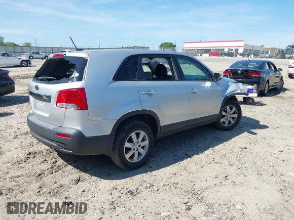 2012 Kia Sorento LX with VIN 5XYKT3A17CG216046, listed as a IAAI auction lot 39268223 with 188,886 mi miles. Bid and sale history available at carsss.com. Image 4.