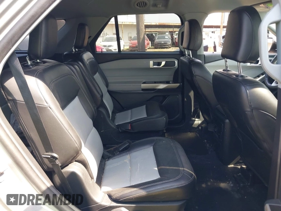 2022 Ford Explorer XLT z VIN 1FMSK7DH8NGB98882, wystawiony jako IAAI lot #41927913 z przebiegiem 48 179 mil mil oraz . Historia ofert i sprzedaży dostępna na DreamBid. Obrazek 8.