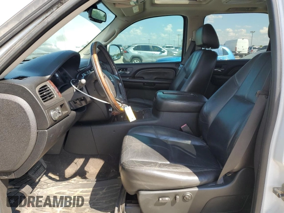 2007 GMC Sierra Denali z VIN 2GTEK638871658295, wystawiony jako Copart lot #70327344 z przebiegiem 179 080 mil mil oraz Szkody całkowita. Historia ofert i sprzedaży dostępna na DreamBid. Obrazek 7.