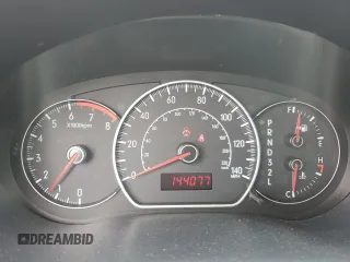 2008 Suzuki SX4 Regional Edition z VIN JS2YA413585102589, wystawiony jako Copart lot #59895125 z przebiegiem 144 077 mil mil oraz Czysty tytuł • Clean title. Historia ofert i sprzedaży dostępna na DreamBid. Obrazek 9.
