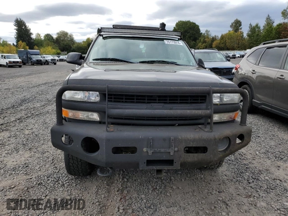 2005 Chevrolet Suburban LS with VIN 3GNFK16Z75G256551, listed as a Copart auction lot 76172014 with 229,260 mi miles and Salvage Title. Bid and sale history available at carsss.com. Image 5.