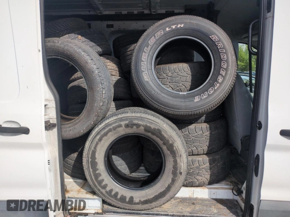 2017 Ford Transit с VIN 1FTYR2CM6HKB46700, выставлен на аукционе Copart как лот 58007815 с пробегом 237 039 миль миль и Списание • Salvage title. История ставок и продаж доступна на DreamBid. Изображение 10.