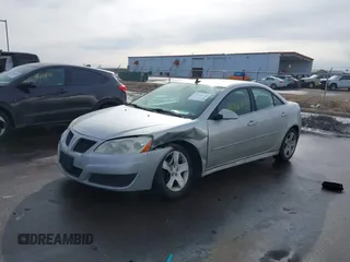 2010 Pontiac G6 w/1SC with VIN 1G2ZA5E00A4117179, listed as a IAAI auction lot 41636621 with 1 mi miles. Bid and sale history available at carsss.com. Image 16.
