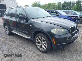 2011 BMW X5 35i z VIN 5UXZV4C5XBL740940, wystawiony jako IAAI lot #42298979 z przebiegiem 91 490 mil mil oraz . Historia ofert i sprzedaży dostępna na DreamBid. Obrazek 1.