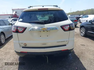 2015 Chevrolet Traverse LS z VIN 1GNKVFED8FJ257149, wystawiony jako IAAI lot #42060101 z przebiegiem 150 738 mil mil oraz . Historia ofert i sprzedaży dostępna na DreamBid. Obrazek 16.