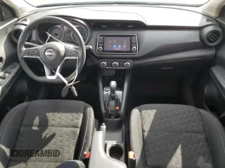 2022 Nissan Kicks S z VIN 3N1CP5BV6NL483232, wystawiony jako Copart lot #54557355 z przebiegiem 31 731 mil mil oraz Szkoda całkowita • Salvage title. Historia ofert i sprzedaży dostępna na DreamBid. Obrazek 8.