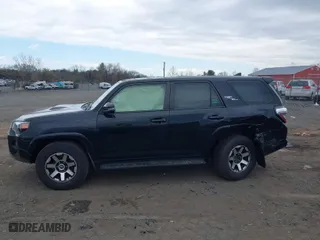 2018 Toyota 4Runner SR5 with VIN JTEBU5JR0J5590207, listed as a IAAI auction lot 41790656 with 73,590 mi miles. Bid and sale history available at carsss.com. Image 14.