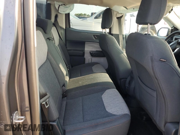 2022 Ford Maverick XL z VIN 3FTTW8E32NRA84455, wystawiony jako Copart lot #54242435 z przebiegiem 50 670 mil mil oraz Szkoda całkowita • Salvage title. Historia ofert i sprzedaży dostępna na DreamBid. Obrazek 10.