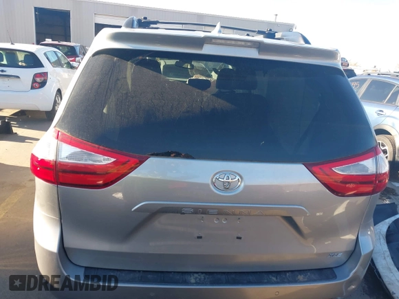 2018 Toyota Sienna XLE Auto Access Seat with VIN 5TDYZ3DCXJS922126, listed as a IAAI auction lot 41279511 with 116,145 mi miles. Bid and sale history available at carsss.com. Image 17.