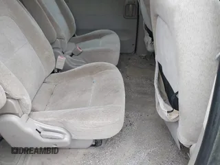 2005 Kia Sedona LX with VIN KNDUP132056674430, listed as a IAAI auction lot 41553321 with 136,734 mi miles. Bid and sale history available at carsss.com. Image 8.