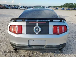2012 Ford Mustang Premium z VIN 1ZVBP8AM7C5285563, wystawiony jako Copart lot #60732815 z przebiegiem 134 923 mil mil oraz Szkoda całkowita • Salvage title. Historia ofert i sprzedaży dostępna na DreamBid. Obrazek 6.