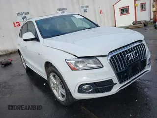 2015 Audi Q5 Premium Plus with VIN WA1DGAFP9FA117516, listed as a IAAI auction lot 41482588 with 113,324 mi miles. Bid and sale history available at carsss.com. Image 1.