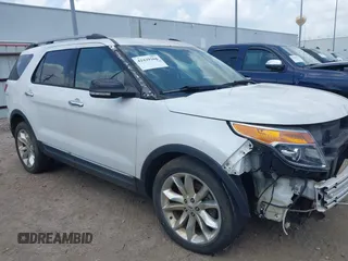 2014 Ford Explorer XLT z VIN 1FM5K7D88EGA99959, wystawiony jako IAAI lot #42439266 z przebiegiem 124 632 mil mil oraz . Historia ofert i sprzedaży dostępna na DreamBid. Obrazek 1.