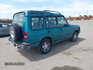 1994 Land Rover Discovery SD z VIN SALJY1247RA097510, wystawiony jako IAAI lot #42343474 z przebiegiem 137 141 mil mil oraz . Historia ofert i sprzedaży dostępna na DreamBid. Obrazek 4.