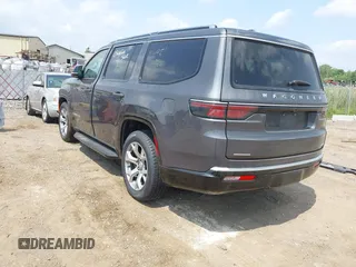 2023 Jeep Wagoneer Series II Carbide с VIN 1C4SJVBPXPS515874, выставлен на аукционе IAAI как лот 42536034 с пробегом 56 284 миль миль и . История ставок и продаж доступна на DreamBid. Изображение 3.