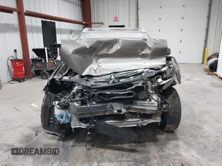 2018 Mitsubishi Outlander SEL z VIN JA4J24A53JZ027619, wystawiony jako IAAI lot #41488225 z przebiegiem 55 356 mil mil oraz . Historia ofert i sprzedaży dostępna na DreamBid. Obrazek 13.
