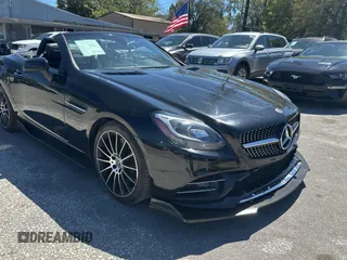 2019 Mercedes-Benz SLC 300 z VIN WDDPK3JA3KF157013, wystawiony jako Copart lot #49665085 z przebiegiem 37 588 mil mil oraz Szkody całkowita. Historia ofert i sprzedaży dostępna na DreamBid. Obrazek 1.