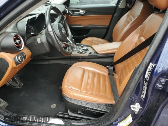 2018 Alfa Romeo Giulia Ti Lusso z VIN ZARFAEEN6J7565537, wystawiony jako Copart lot #49831095 z przebiegiem 71 881 mil mil oraz Szkoda całkowita • Salvage title. Historia ofert i sprzedaży dostępna na DreamBid. Obrazek 7.