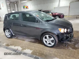 2016 Chevrolet Sonic LTZ z VIN 1G1JE6SB3G4108552, wystawiony jako Copart lot #57843505 z przebiegiem 101 897 mil mil oraz Szkoda całkowita • Salvage title. Historia ofert i sprzedaży dostępna na DreamBid. Obrazek 4.