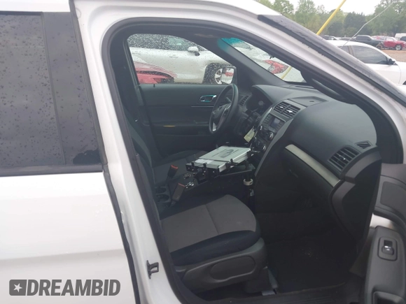2013 Ford Police Interceptor Utility z VIN 1FM5K8AR1DGC25662, wystawiony jako IAAI lot #41964737 z przebiegiem 119 960 mil mil oraz . Historia ofert i sprzedaży dostępna na DreamBid. Obrazek 5.