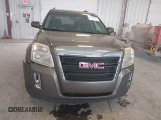 2011 GMC Terrain SLE-2 z VIN 2CTALSEC1B6201348, wystawiony jako IAAI lot #42486563 z przebiegiem 165 143 mil mil oraz . Historia ofert i sprzedaży dostępna na DreamBid. Obrazek 6.