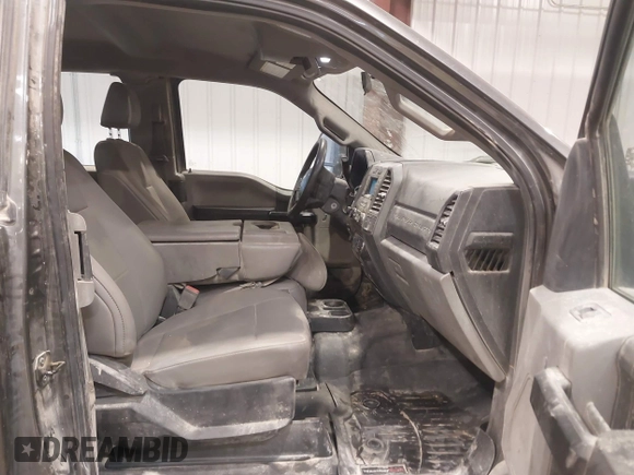 2019 Ford F-250 XL z VIN 1FT7X2B66KEE87332, wystawiony jako IAAI lot #41423827 z przebiegiem 206 947 mil mil oraz . Historia ofert i sprzedaży dostępna na DreamBid. Obrazek 5.