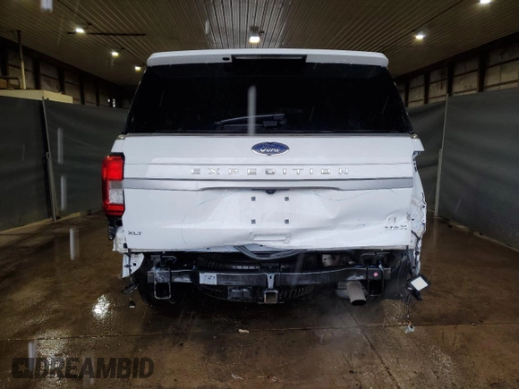 2024 Ford Expedition Max XLT with VIN 1FMJK1J89REA43238, listed as a Copart auction lot 61662195 with 55,939 mi miles and Clean title. Bid and sale history available at DreamBid. Image 6.